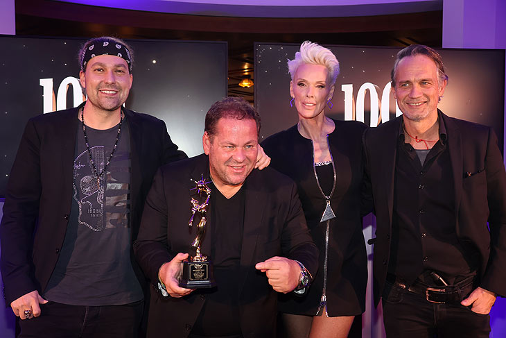 Geiger David Garrett, Fotograf und Filmemacher Mayk Azzato, Schauspielerin Brigitte Nielsen und Schauspieler Ralf Bauer feierten am 9.12.2023 die bislang 100 Filmawards, die Mayk Azzato bislang erhalten hatte im The Charles Hotel, München Foto: Martin Schmitz